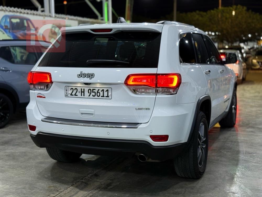 جیپ گراند شیرۆکی